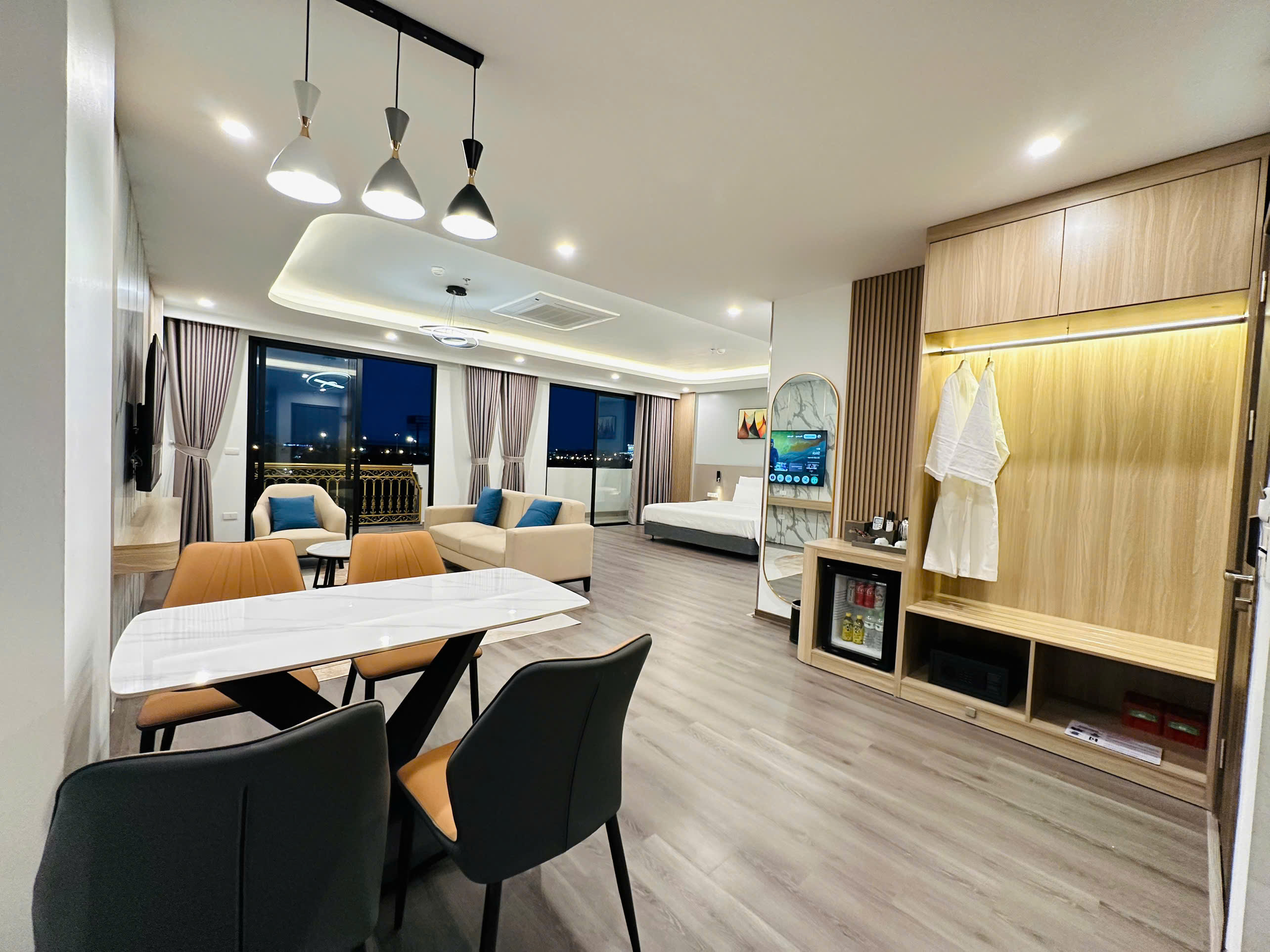 Home Page [blueskynoibaihotel.vn]